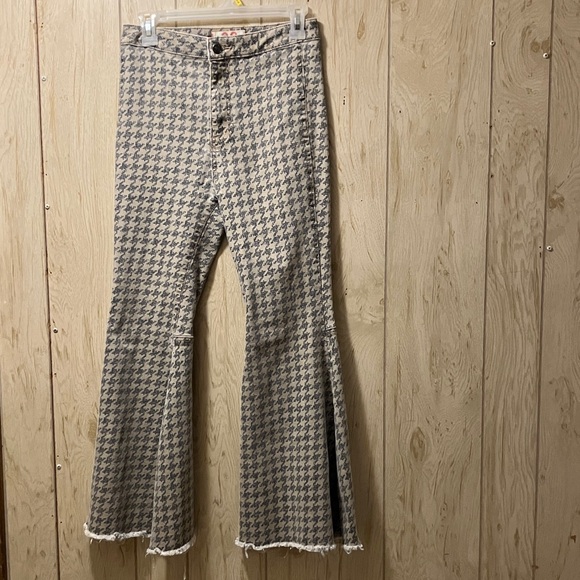 We The Free Denim - Rare houndstooth pattern Just Float on Printed Flare Jeans size 28